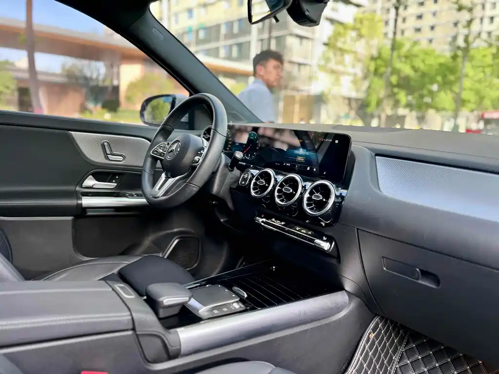 Mercedes-Benz GLA 2023 — фото 9