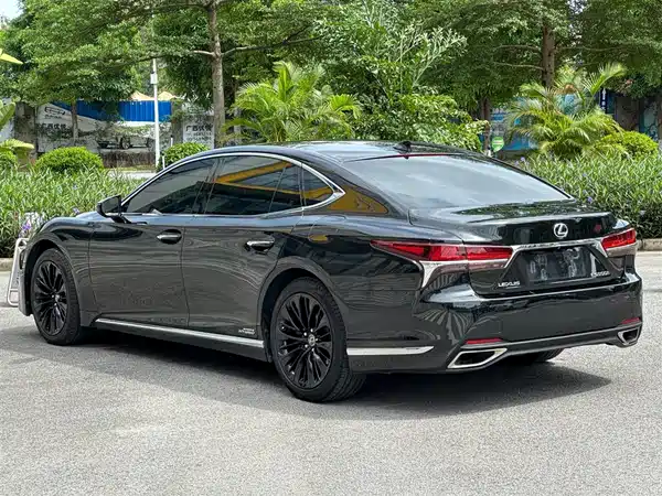 Lexus LS 2018