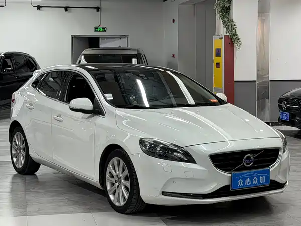 Volvo V40 2016