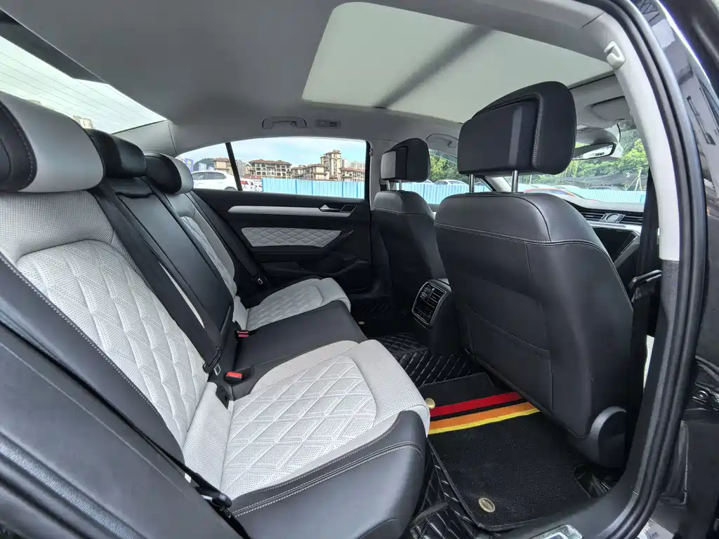 Volkswagen Magotan 2025