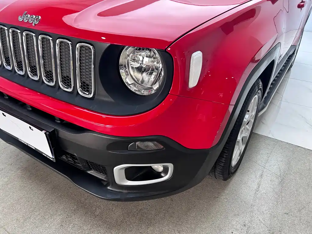 Jeep Renegade 2017 — фото 10