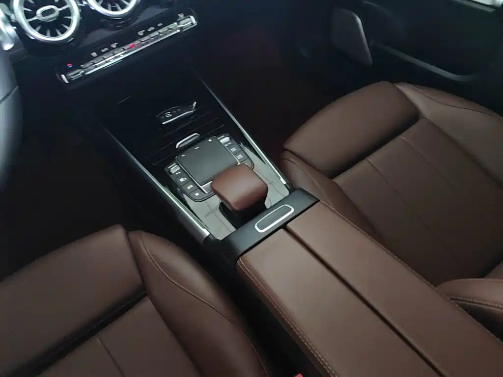 Mercedes-Benz GLB 2020 — фото 13