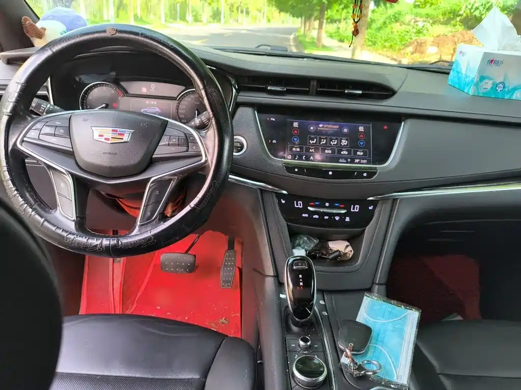 Cadillac XT5 2019 — фото 10
