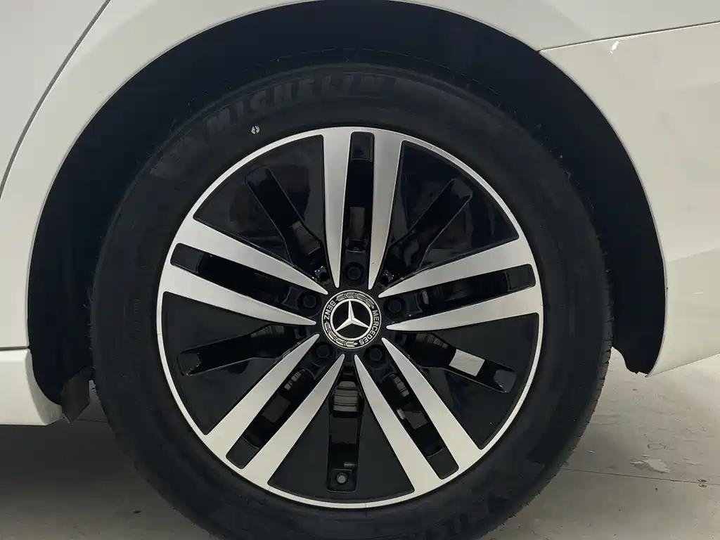 Mercedes-Benz A-Class 2022 — фото 15