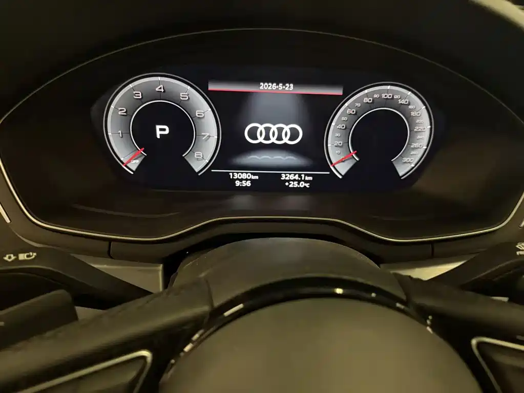 Audi A4L 2025 — фото 9