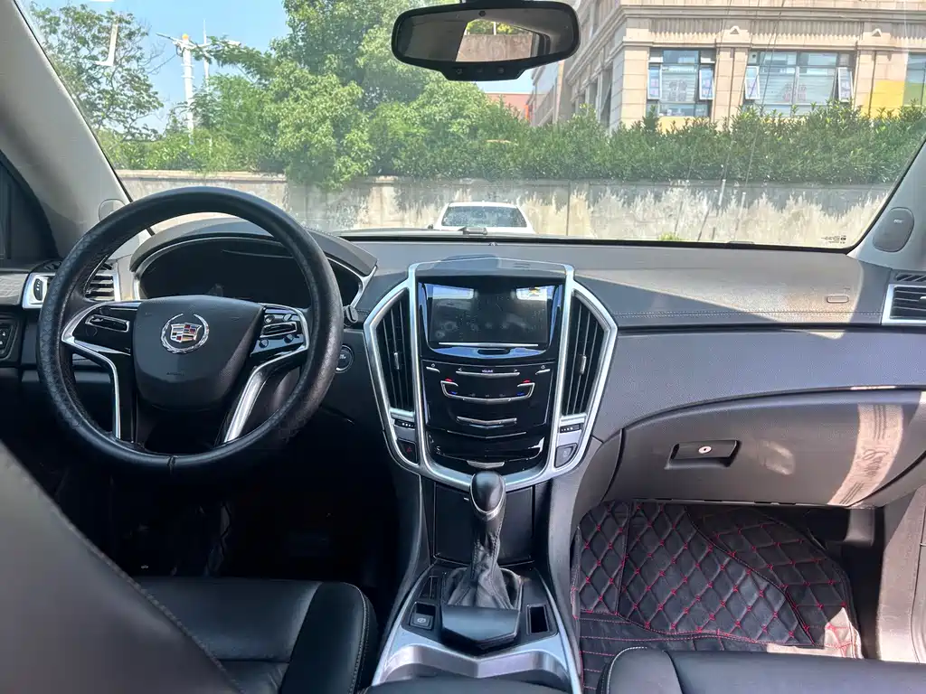 Cadillac SRX 2014 — фото 11