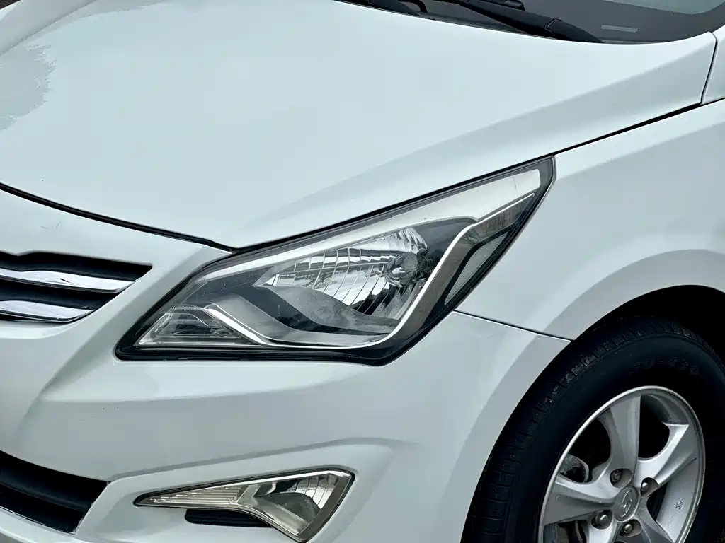 Hyundai Verna 2016 — фото 16