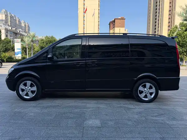 Mercedes-Benz Viano 2011