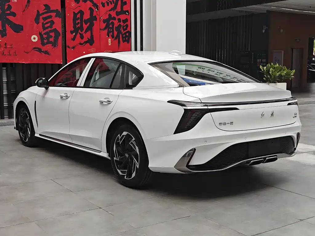 Hongqi H6 — фото 10