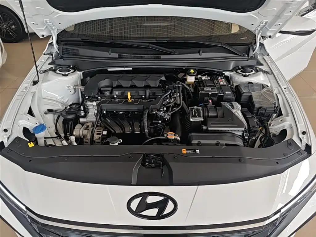 Hyundai Elantra 2025 — фото 20