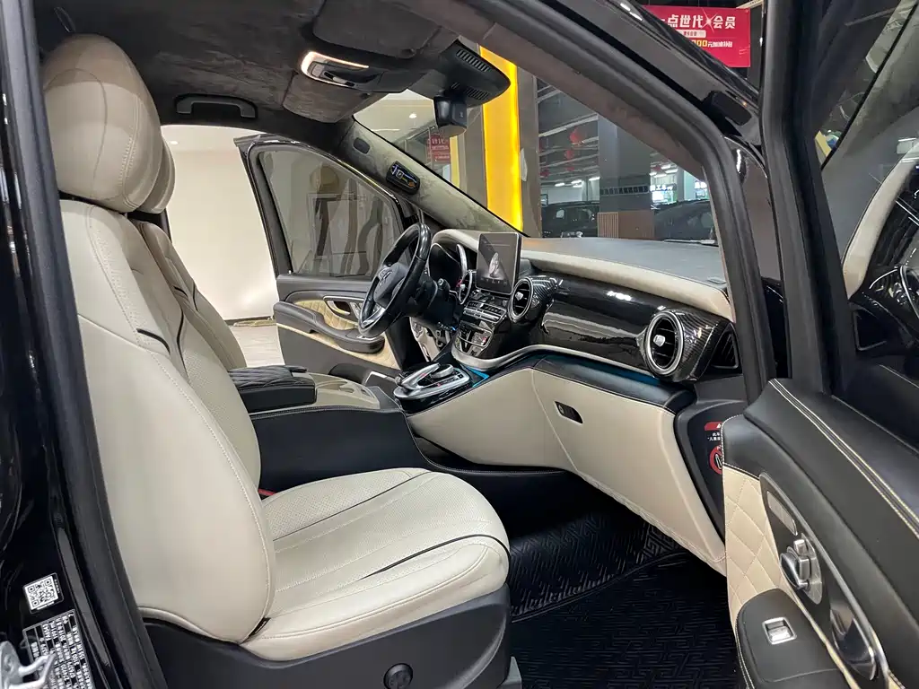 Mercedes-Benz V-Class 2019 — фото 14