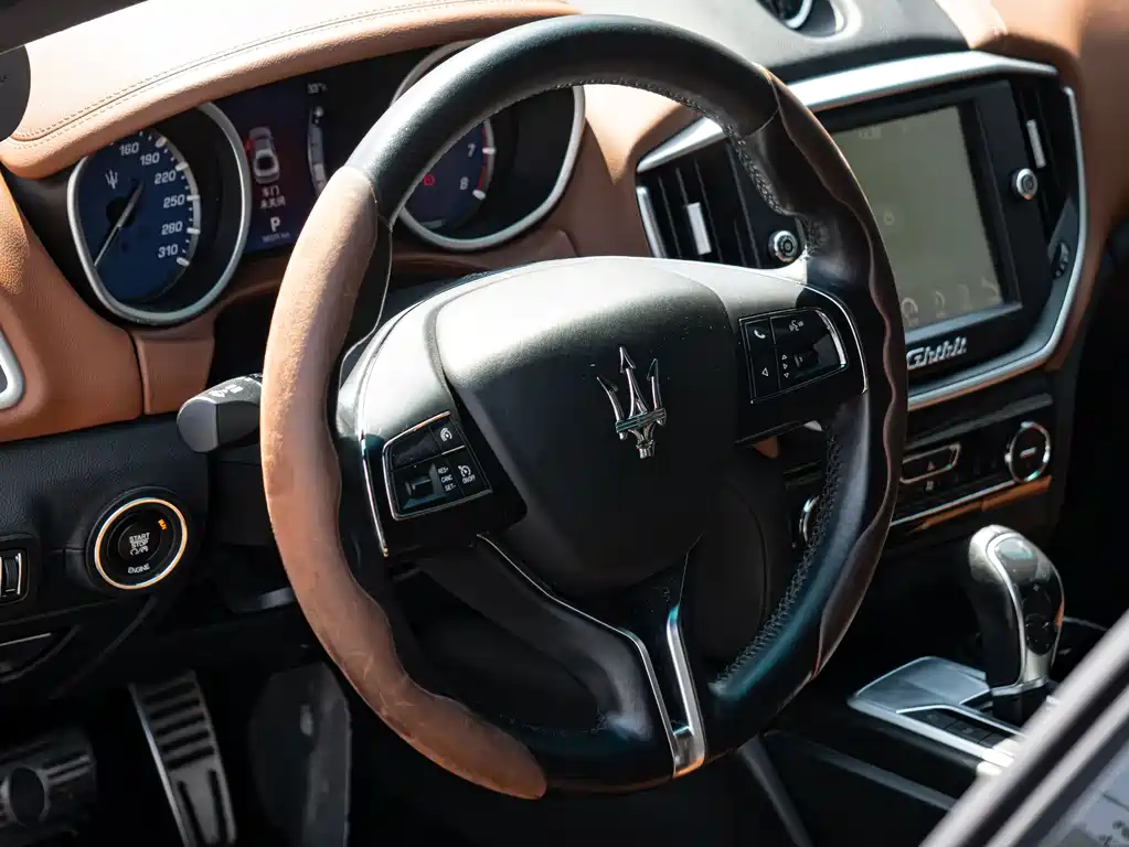 Maserati Ghibli 2015 — фото 18