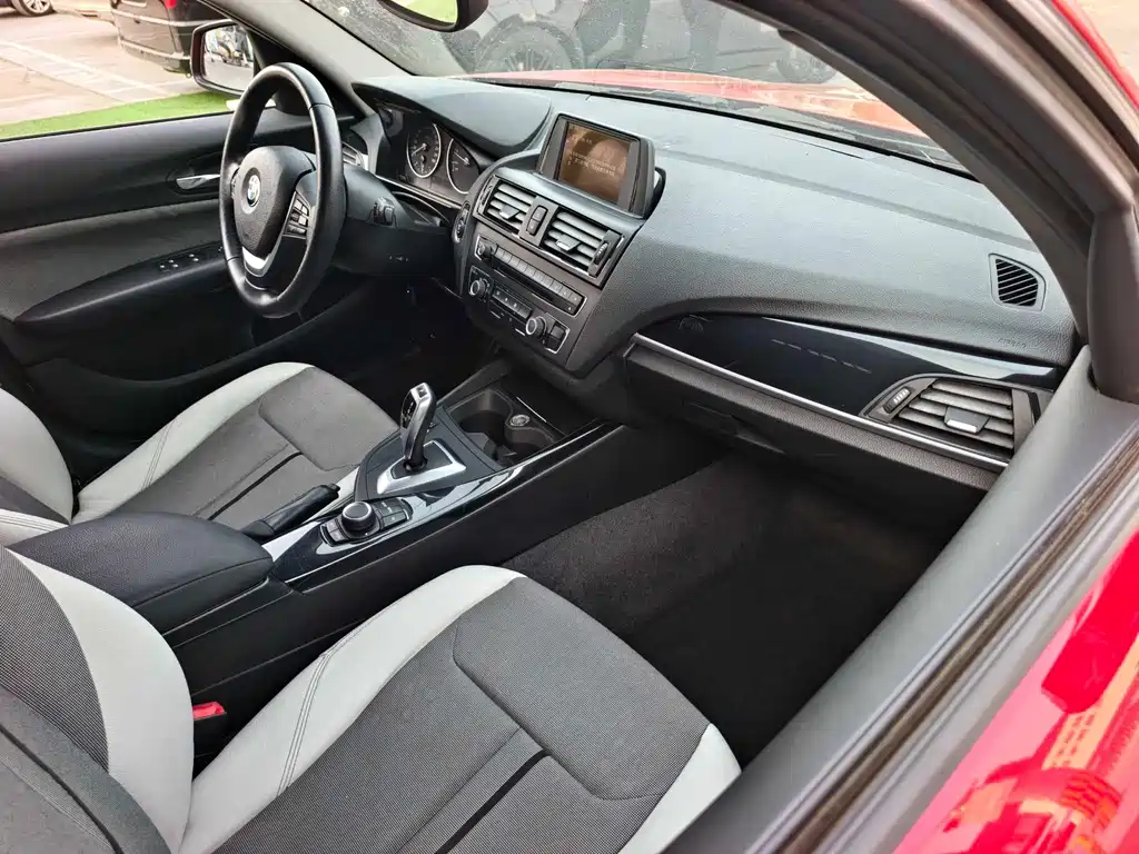 BMW 1 Series 2012 — фото 17