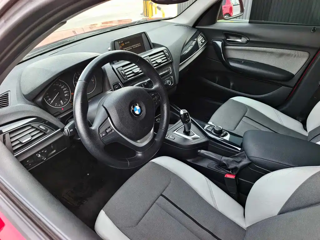 BMW 1 Series 2012 — фото 10