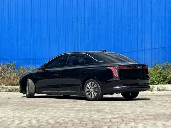 Hongqi E-QM5 2023