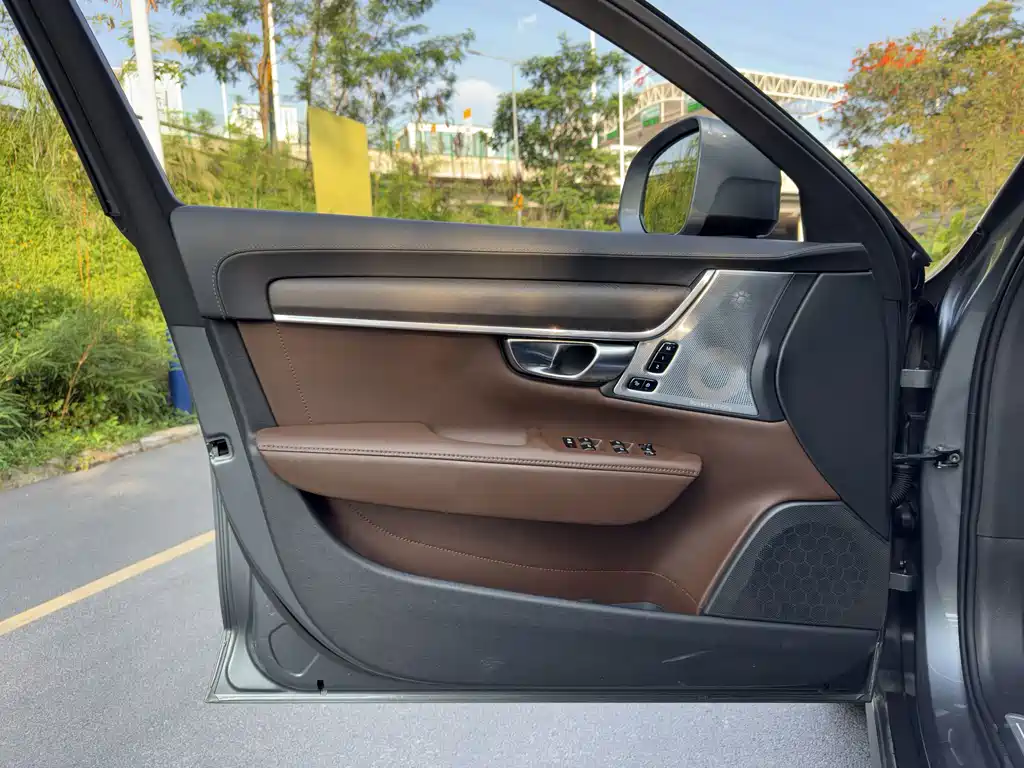 Volvo V90 2019 — фото 13