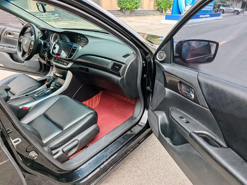Honda Accord 2015 — фото 12