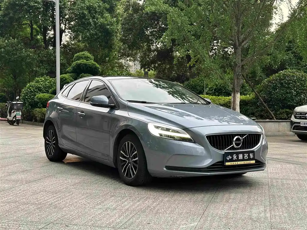 Volvo V40 2019 — фото 3