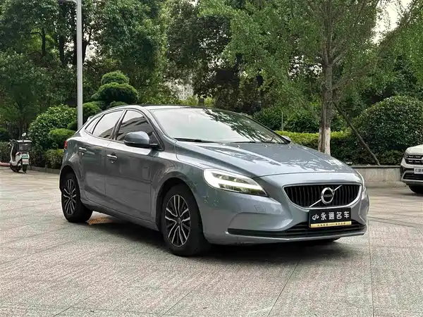 Volvo V40 2019