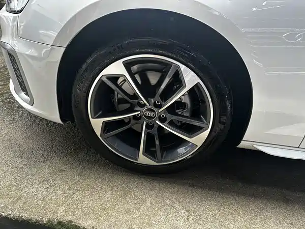 Audi A4L 2024