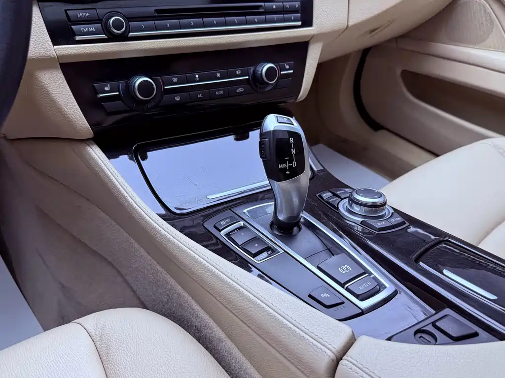 BMW 5 Series 2013 — фото 13