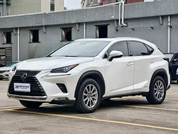 Lexus NX 2021