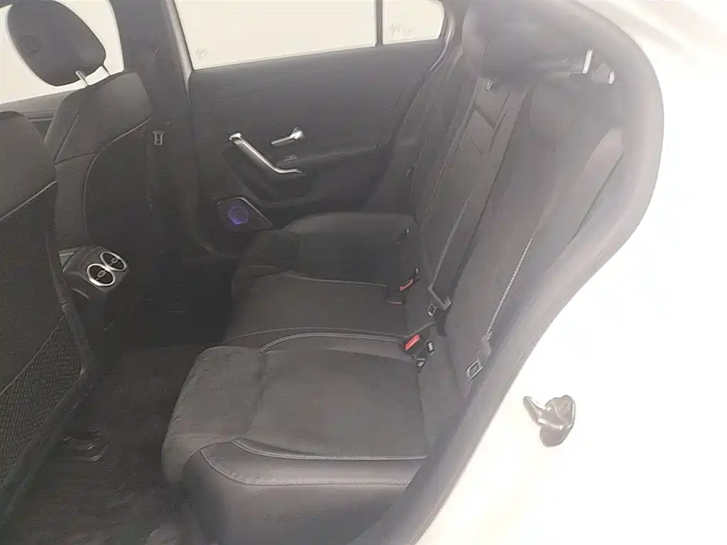 Mercedes-Benz A-Class 2019 — фото 17