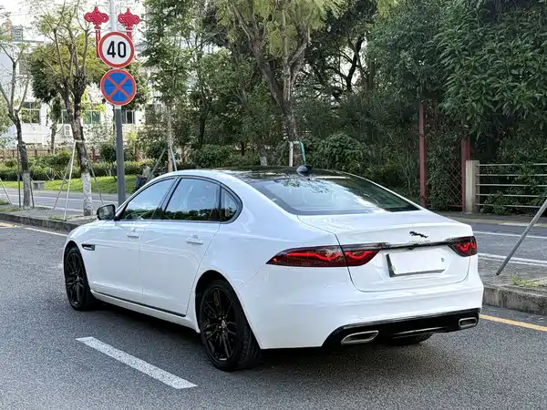 Jaguar XFL 2020