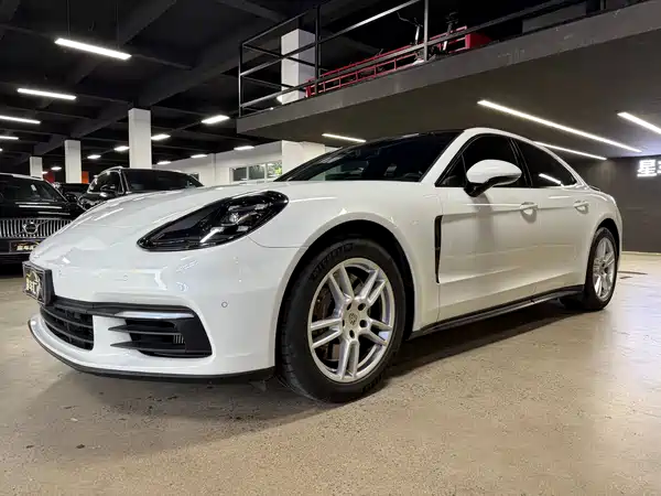 Porsche Panamera 2019