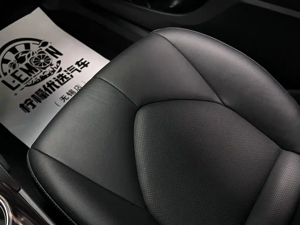 Toyota Camry 2019 — фото 43
