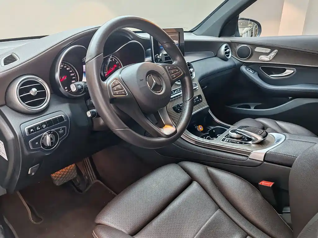 Mercedes-Benz GLC 2016 — фото 10