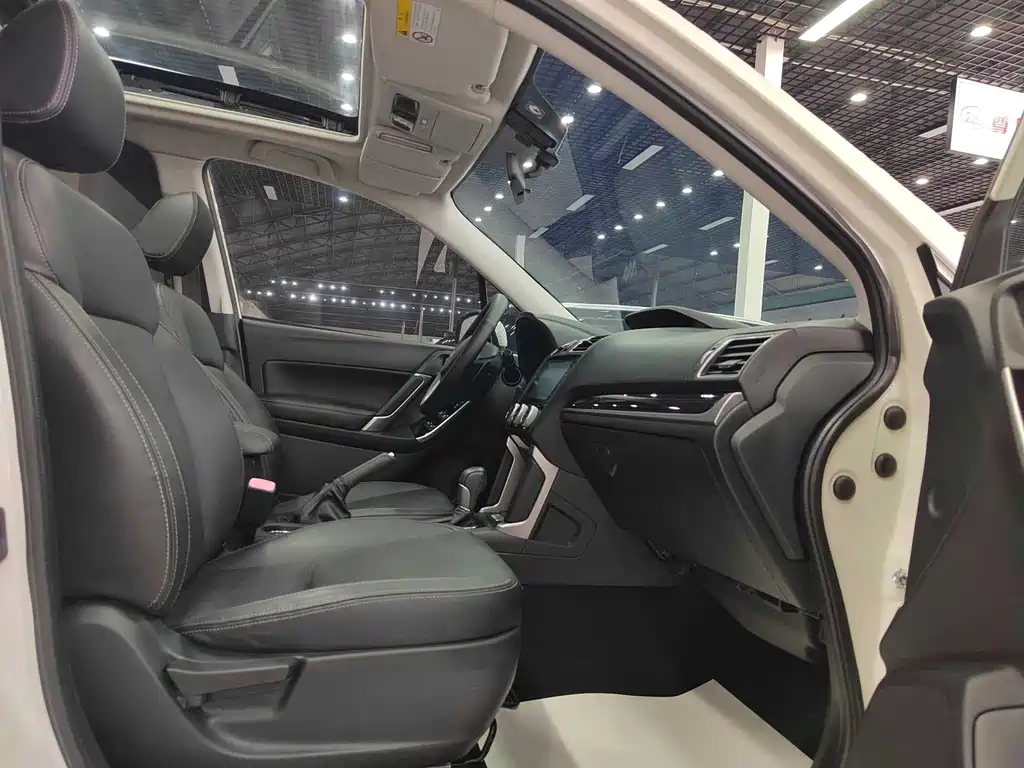 Subaru Forester 2017 — фото 18