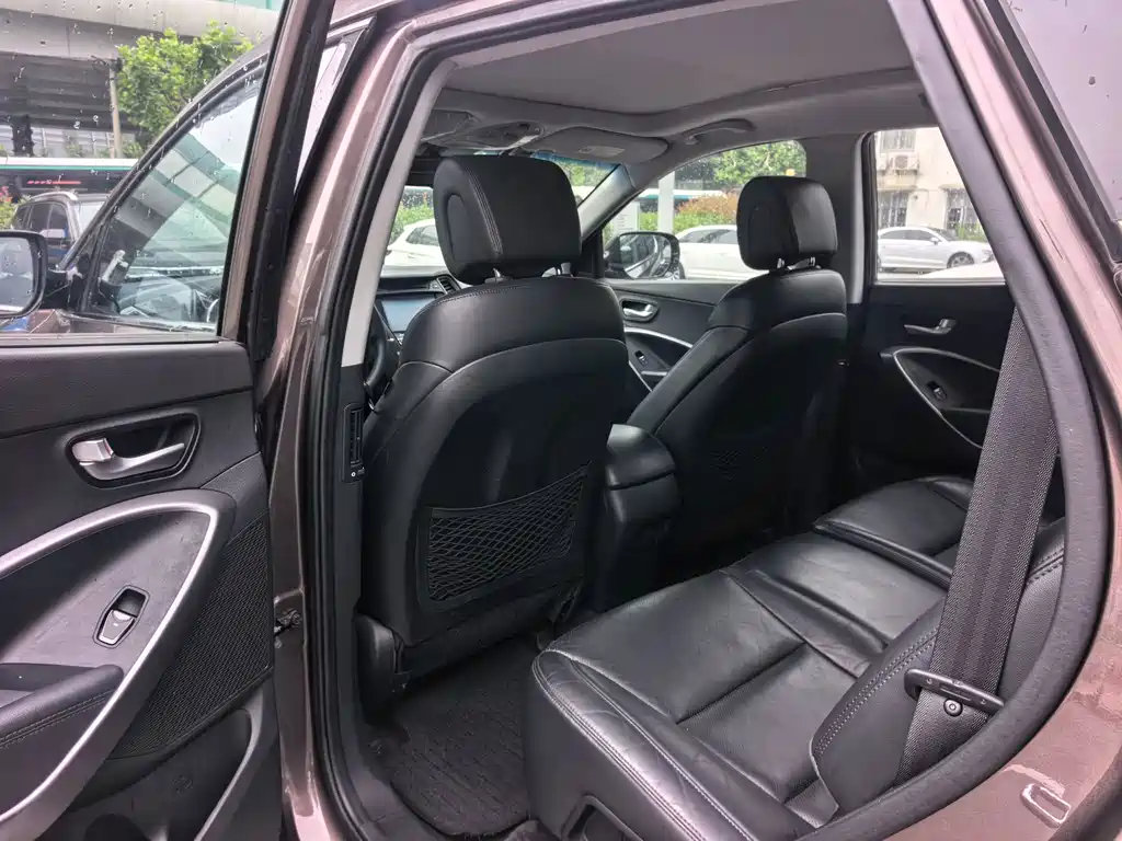 Hyundai Santa Fe 2015 — фото 10