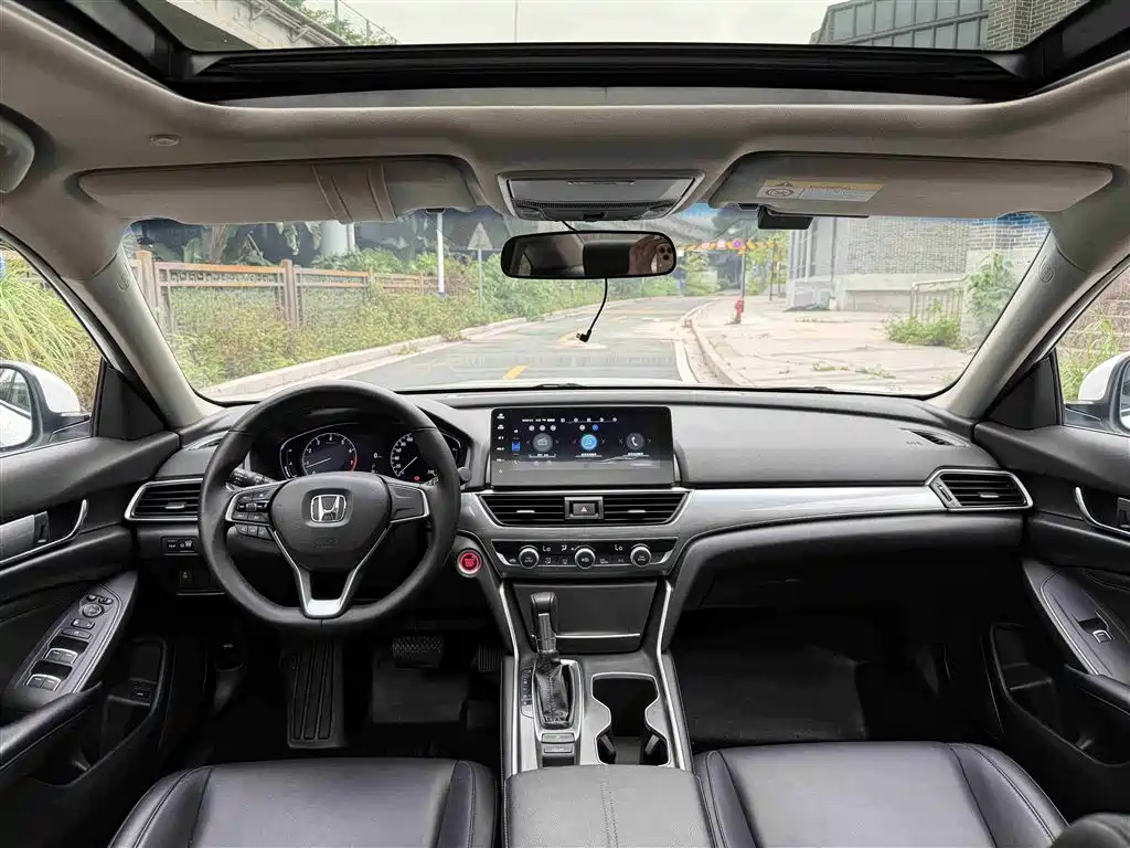 Honda Accord 2022 — фото 11