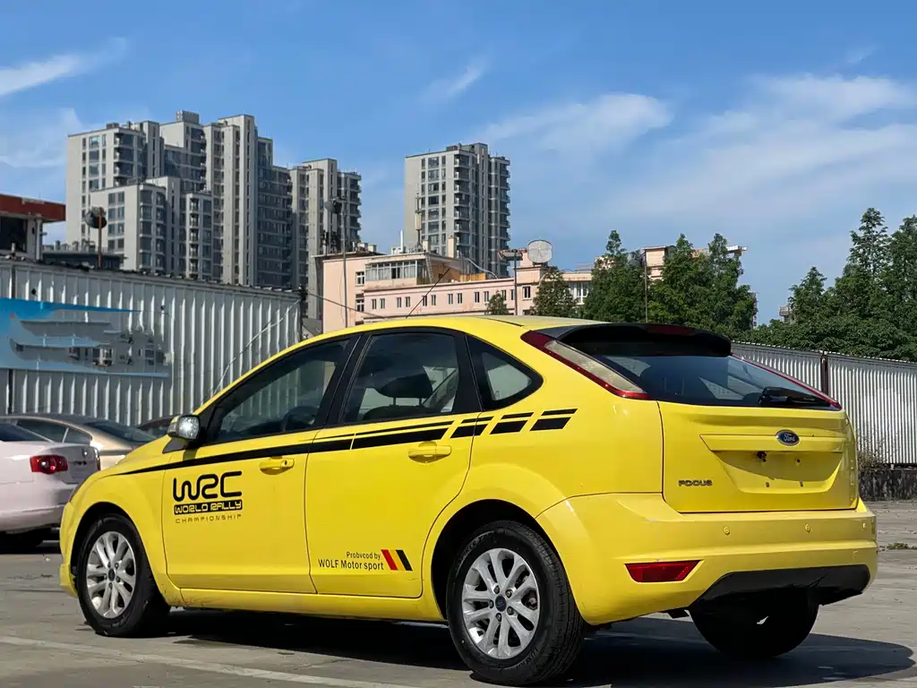 Ford Focus 2014 — фото 13