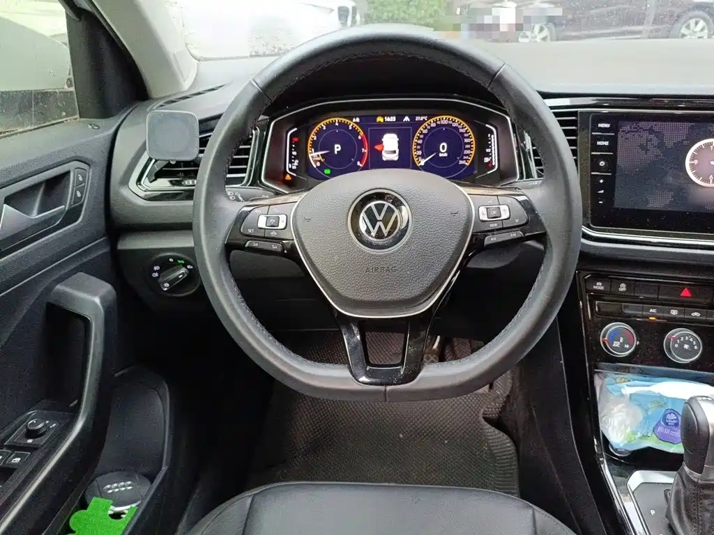 Volkswagen T-Roc 2022 — фото 3