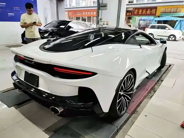 McLaren GT 2022