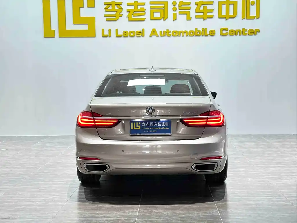 BMW 7 Series 2016 — фото 6