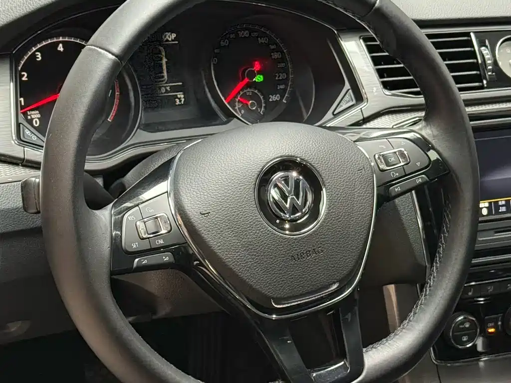 Volkswagen Passat 2016 — фото 3