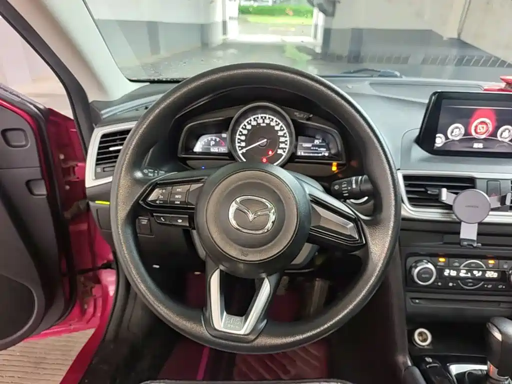 Mazda 3 Axela 2019 — фото 17