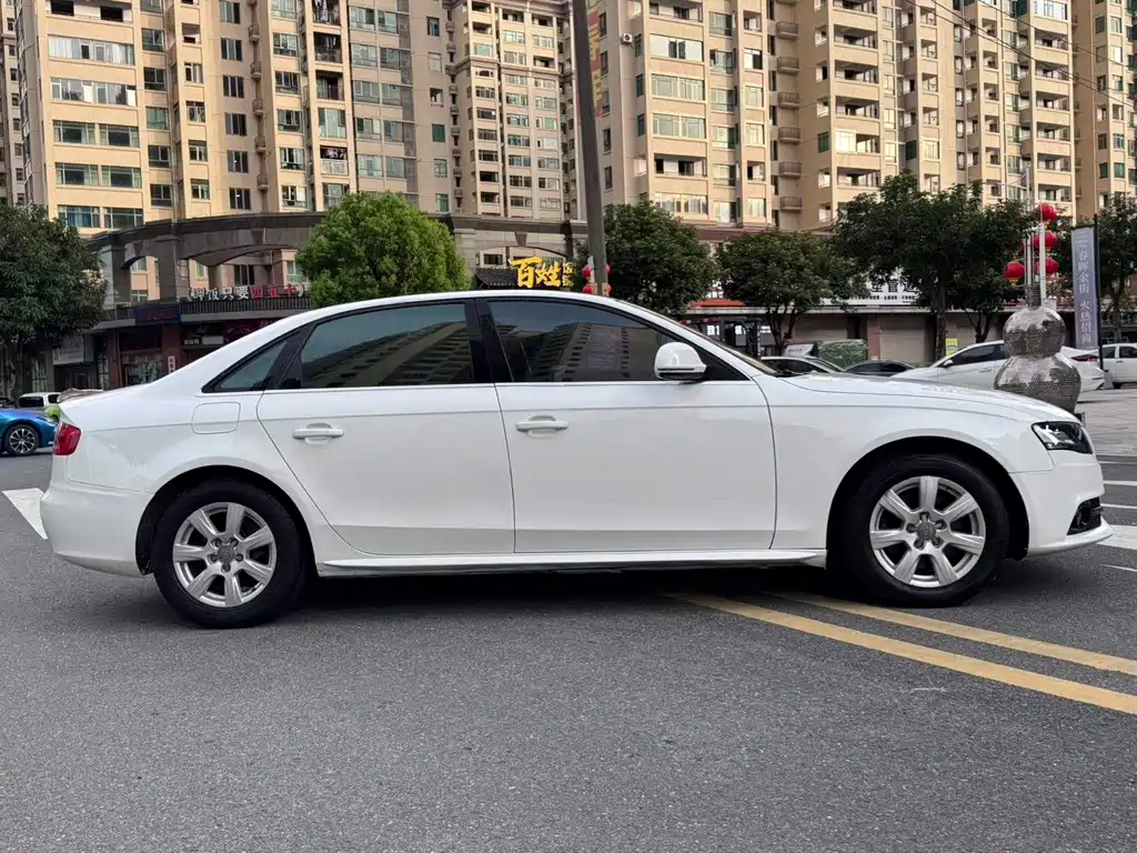 Audi A4L 2012