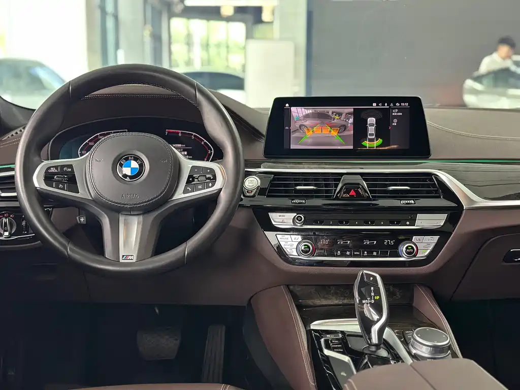 BMW 5 Series 2020 — фото 11