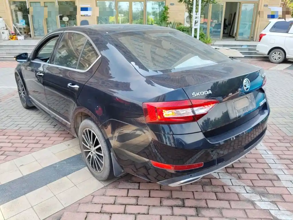 Skoda Octavia 2018 — фото 23
