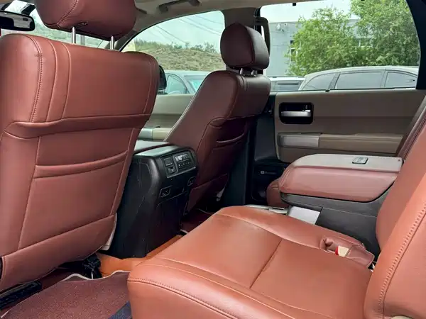 Toyota Sequoia 2009