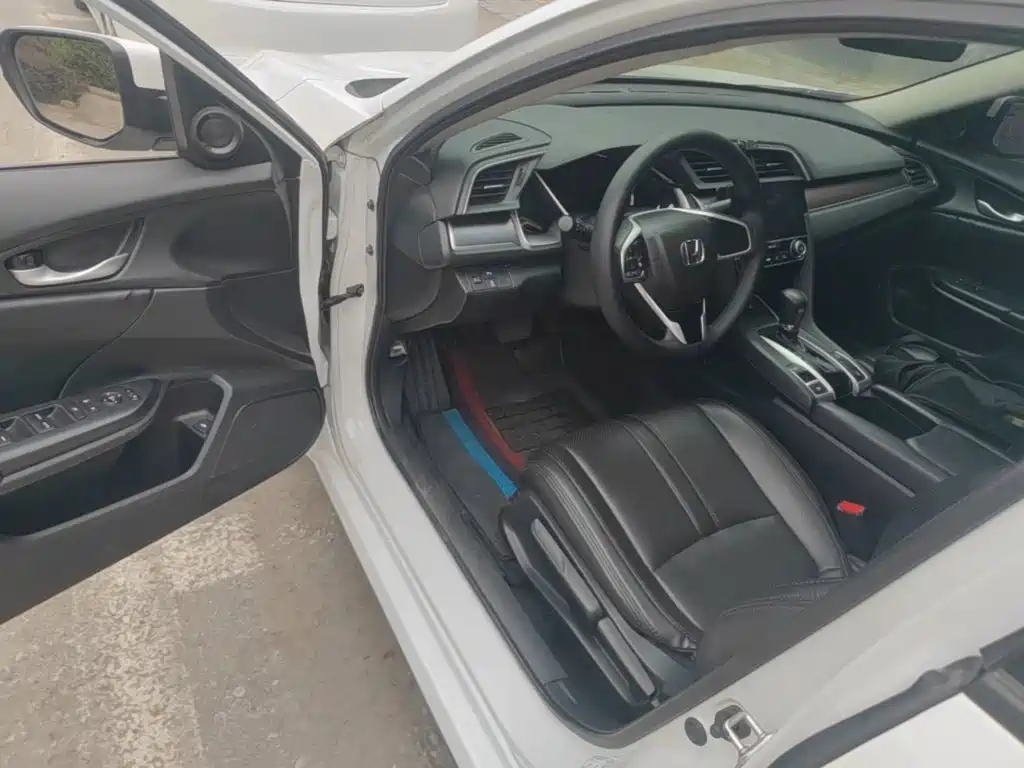 Honda Civic 2018 — фото 16