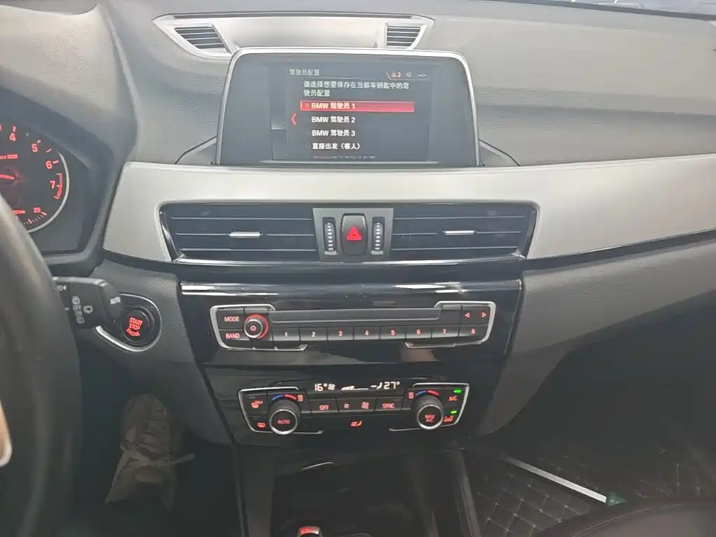 BMW X1 2017 — фото 13