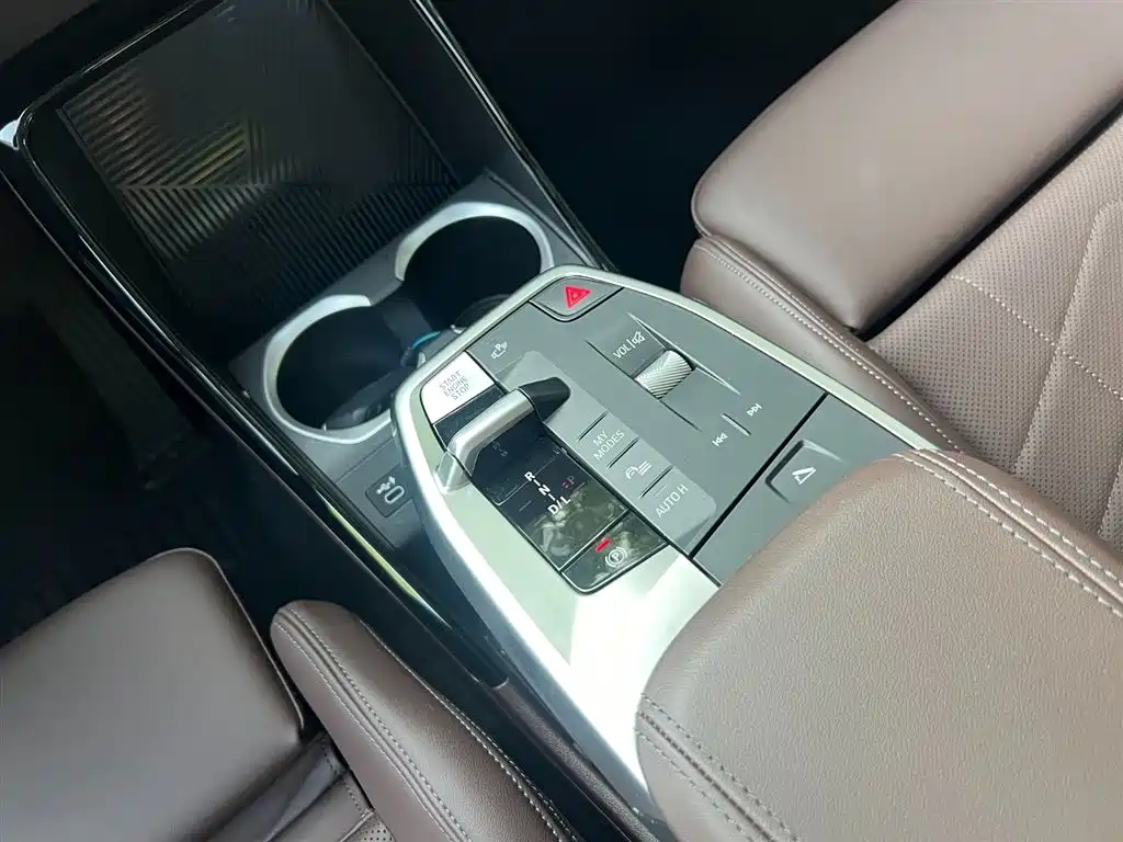 BMW X2 2025 — фото 10