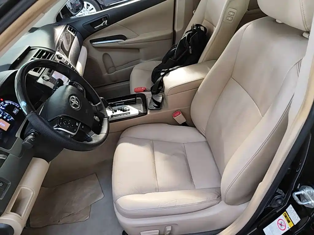 Toyota Camry 2015 — фото 22