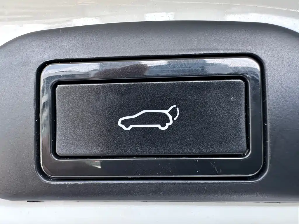 Toyota RAV4 2019 — фото 8
