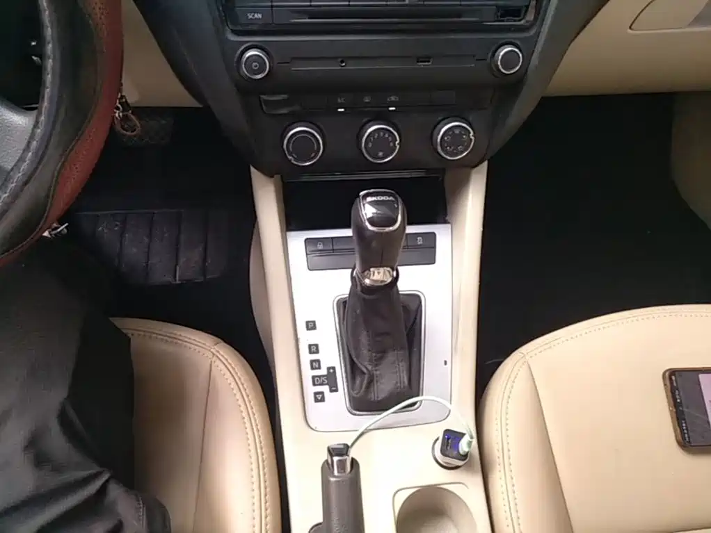 Skoda Octavia 2015 — фото 14